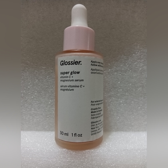 Glossier Super Glow Vitamin C + Magnesium Serum - Picture 5 of 12